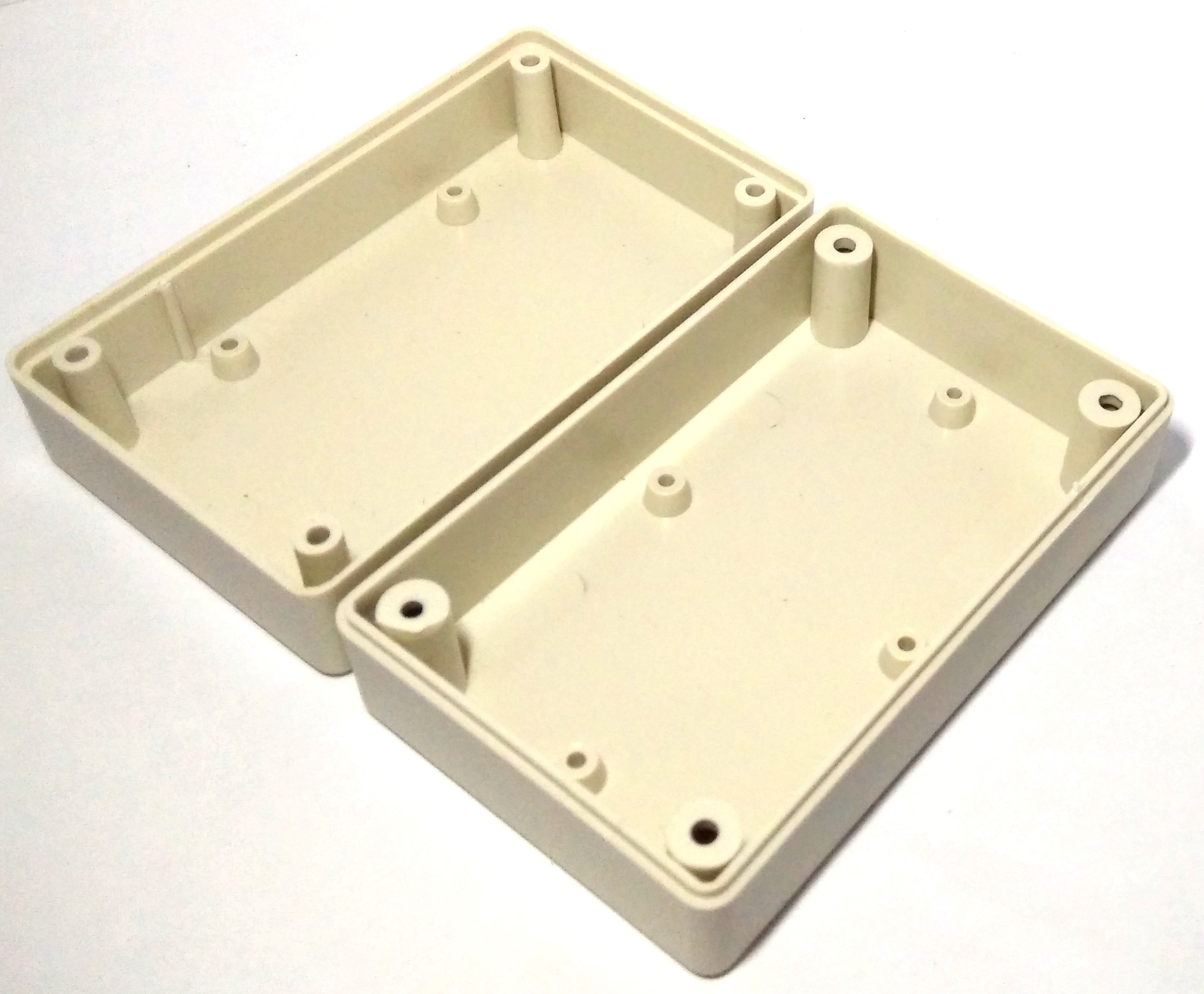 Box Plastik Putih 80x50x32mm