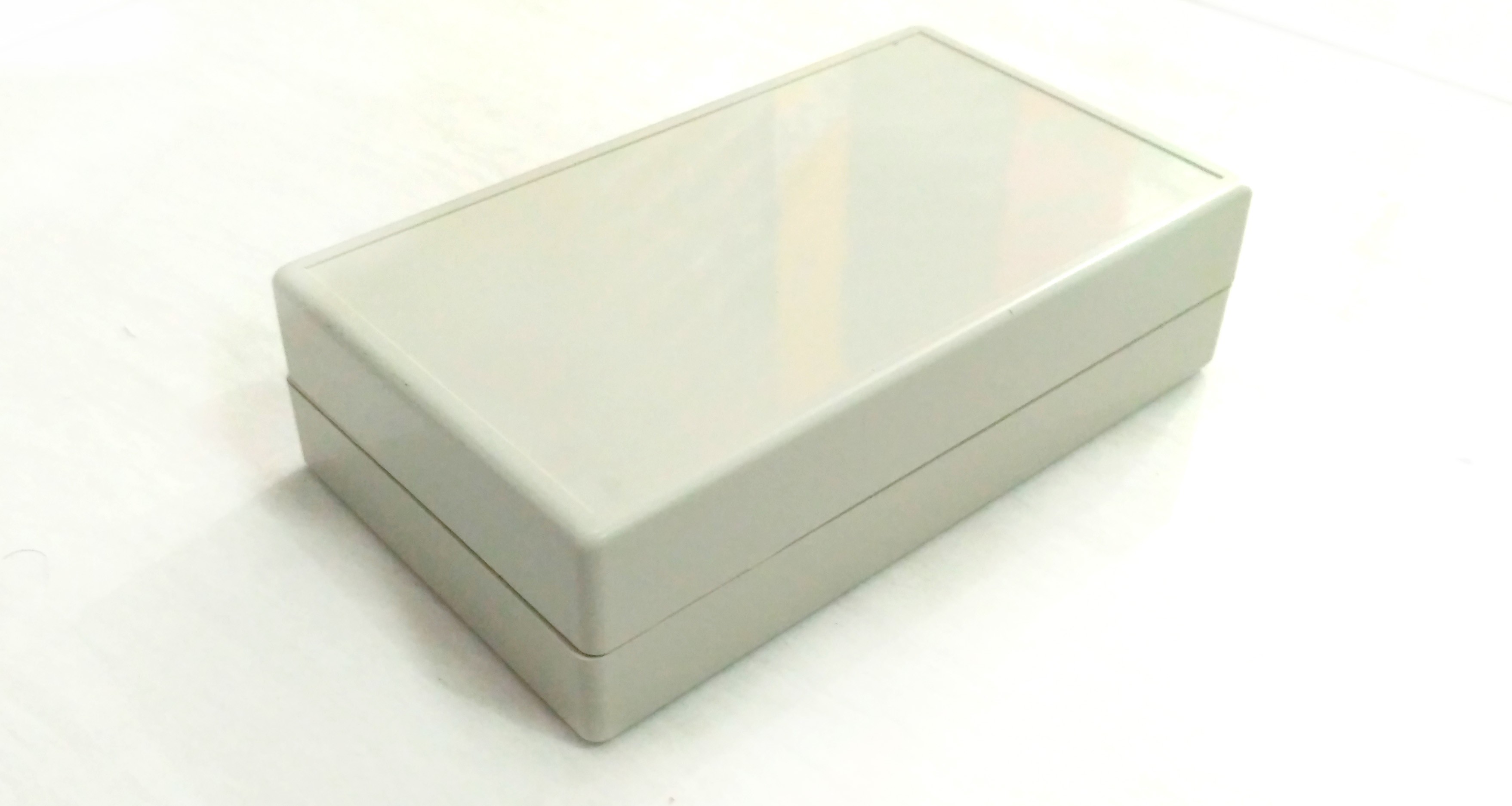 Box Plastik Putih 140x82x38mm