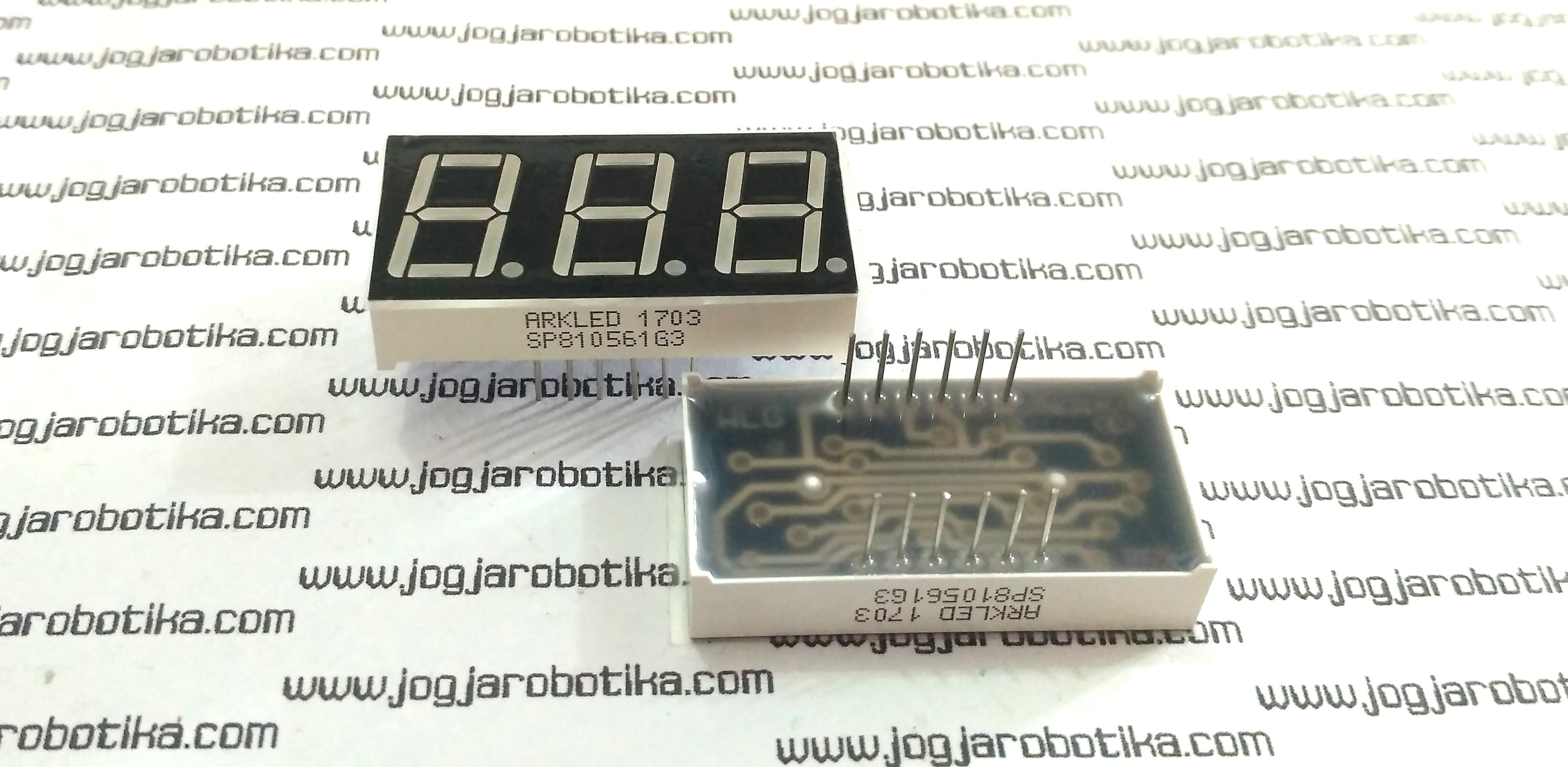 3 DIGIT SEVEN SEGMENT HIJAU 0.56 INCH SP810561G3 7 SEGMEN COMMON ANODA