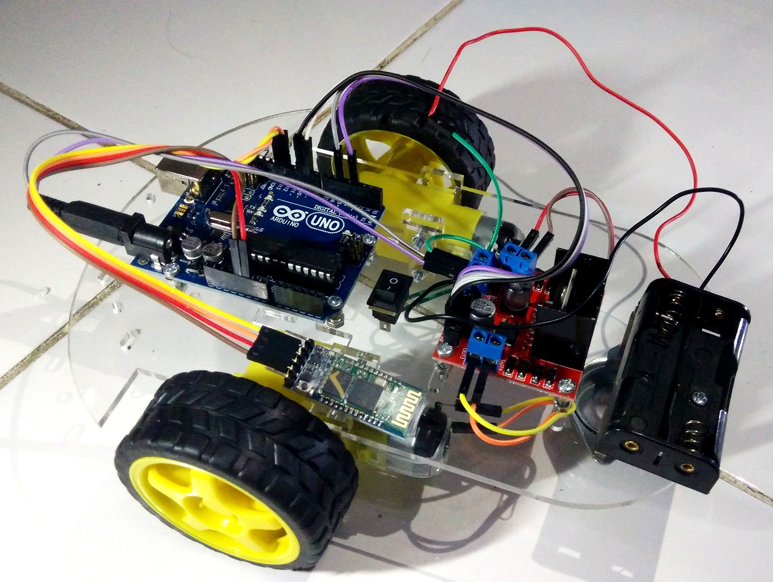 Membuat Mobil Remote Control  dengan Arduino dan Bluetooth HC-05