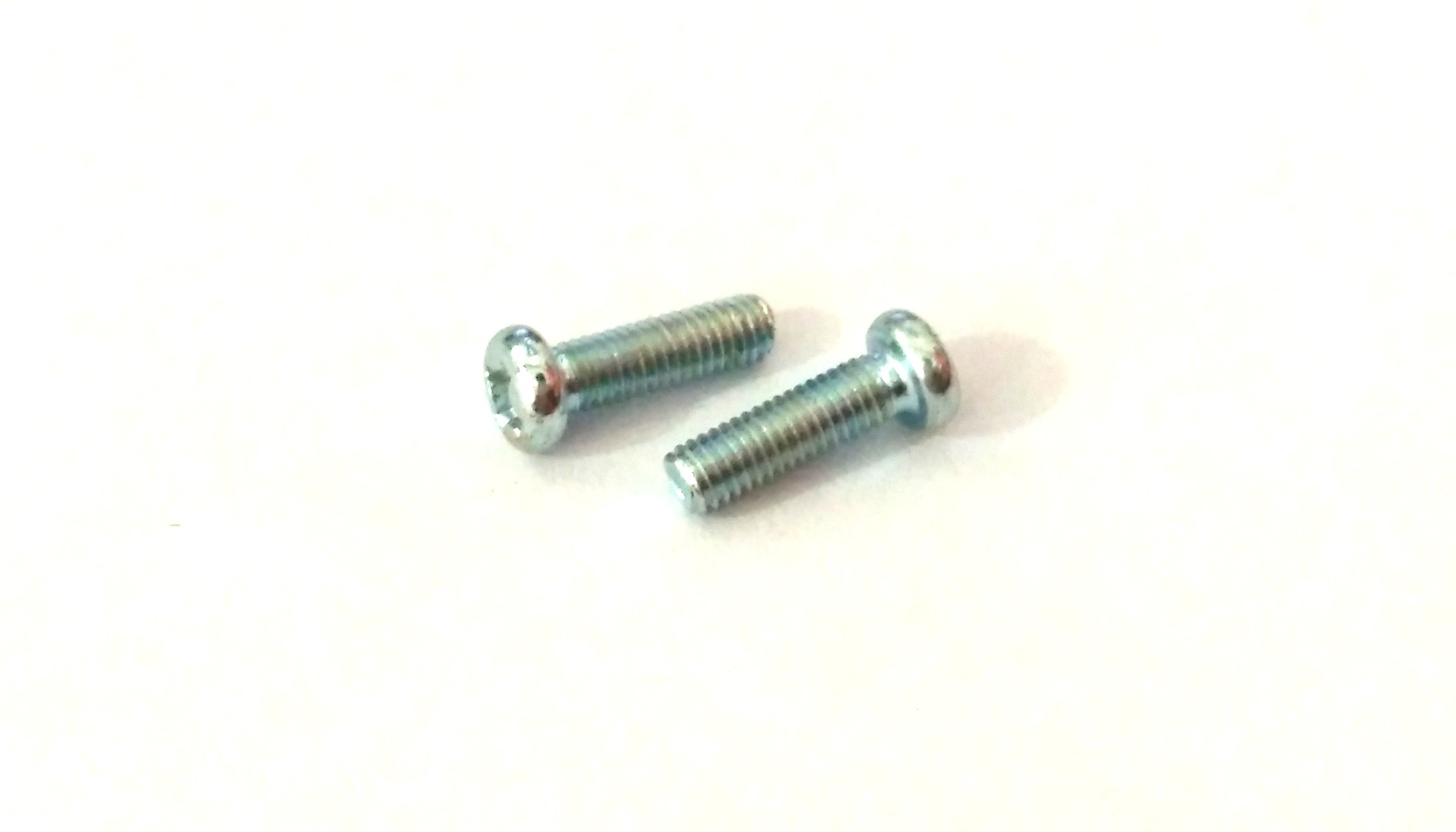 Baut M4x15MM Round Head