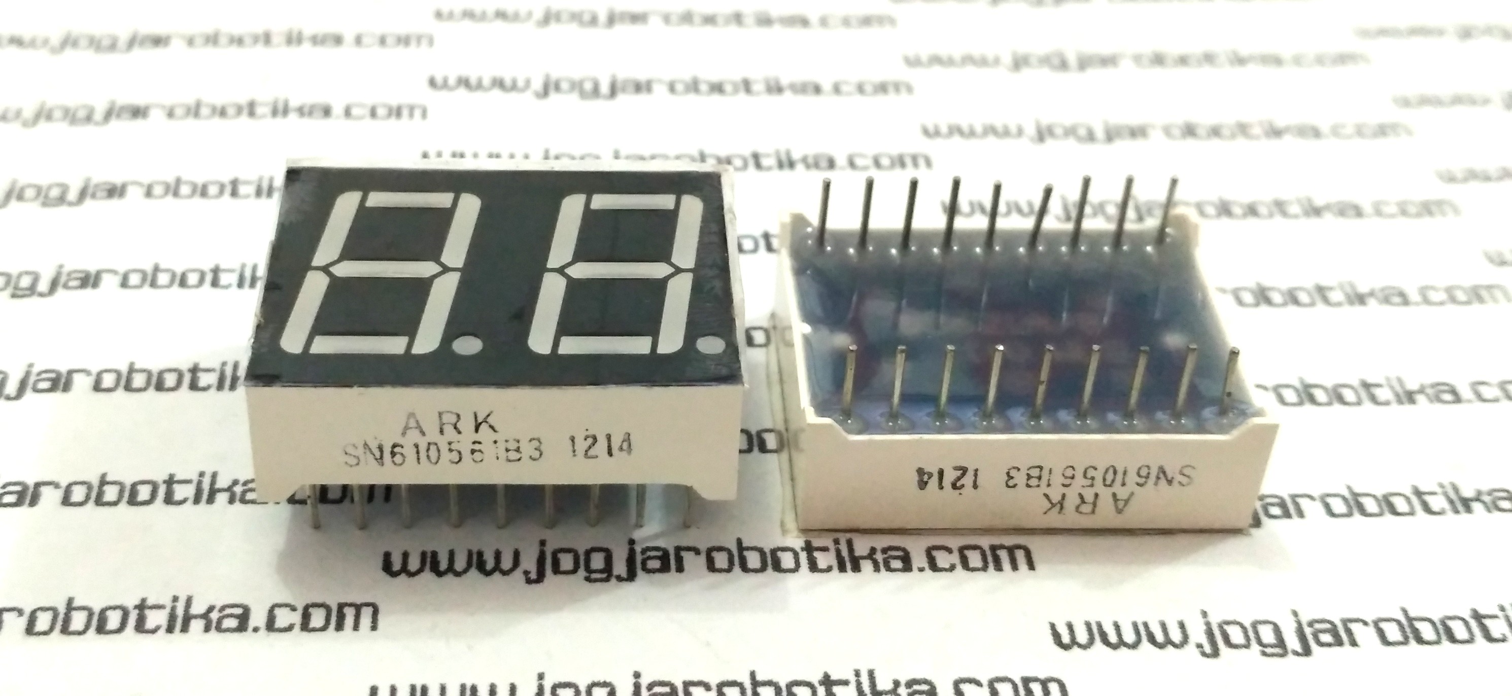 2 DIGIT SEVEN SEGMENT BIRU 0.56 INCH SN610561B3 7 SEGMEN COMMON ANODA